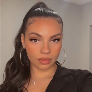 Meet your Posher, Talia